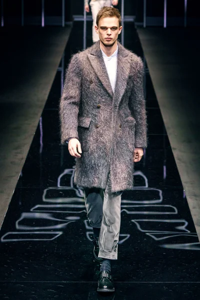 Look 70